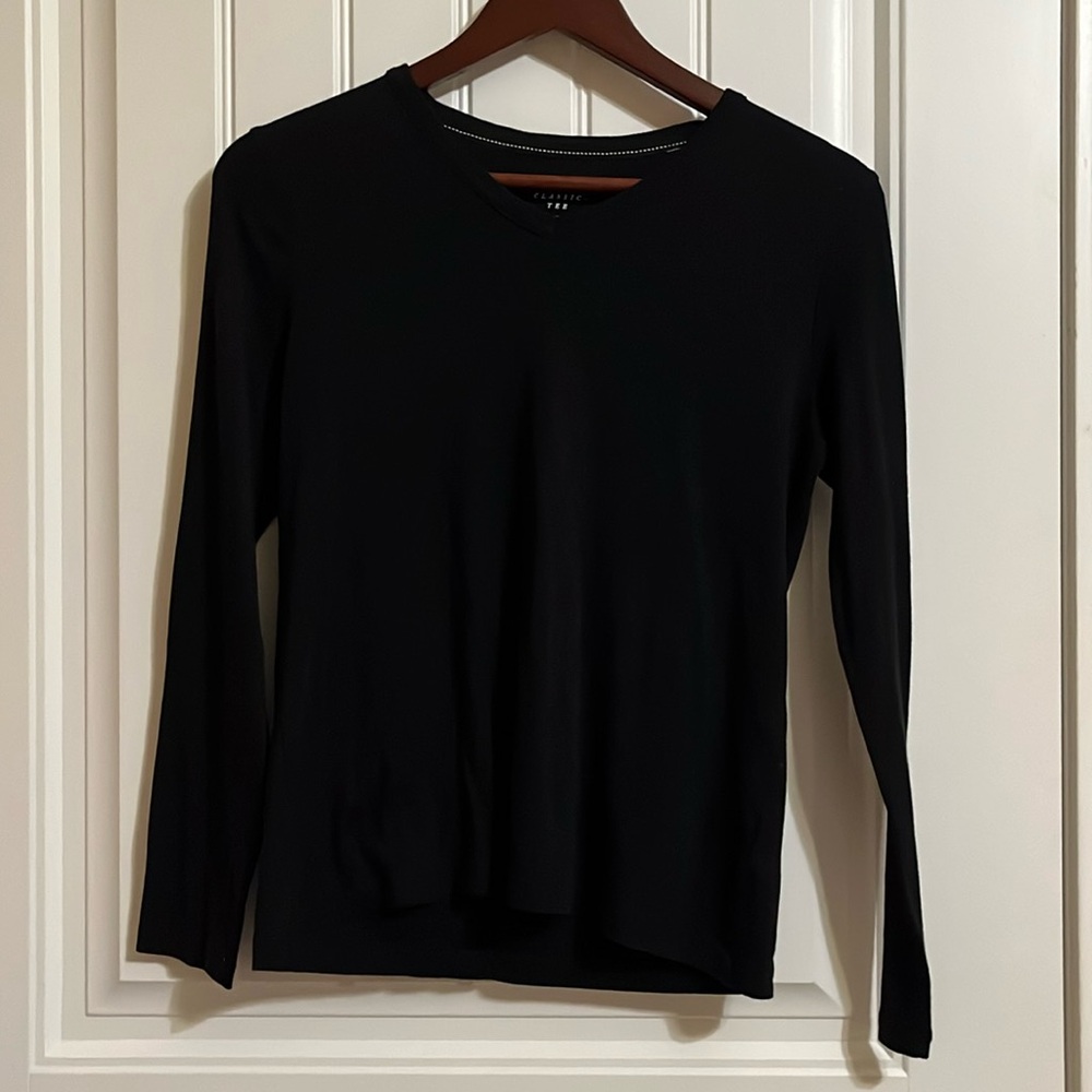 Croft&Barrow Long Sleeve V-Neck Black Tee